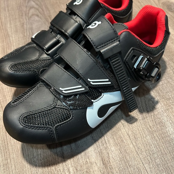 Peloton women Sneakers - Black and White with Red Accents - Picture 4 of 16